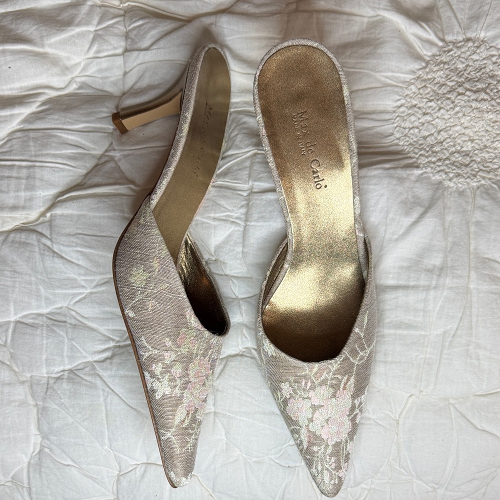 Max de Carlo Beige Pink Brocade soft green Floral Kitten Heels. Simply stunning!